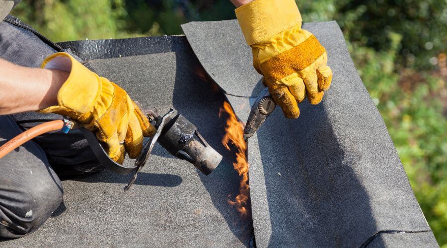 Professional gutter cleaning in Gardena, CA